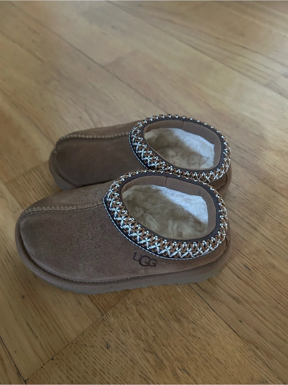 UGG Kids Tazz Slip-On Slippers in Chestnut Brown Toddler Size 7